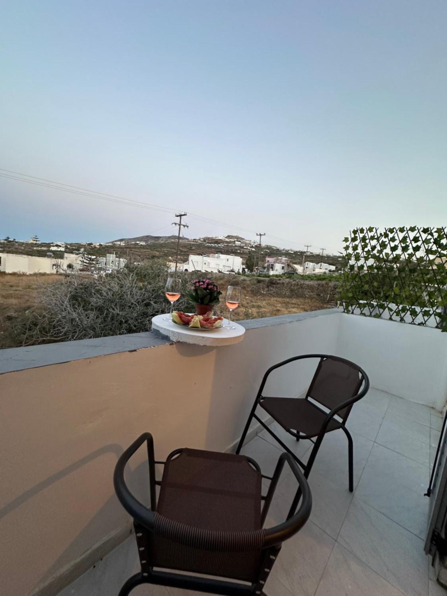 Nicole Rooms Santorini Vóthon 외부 사진
