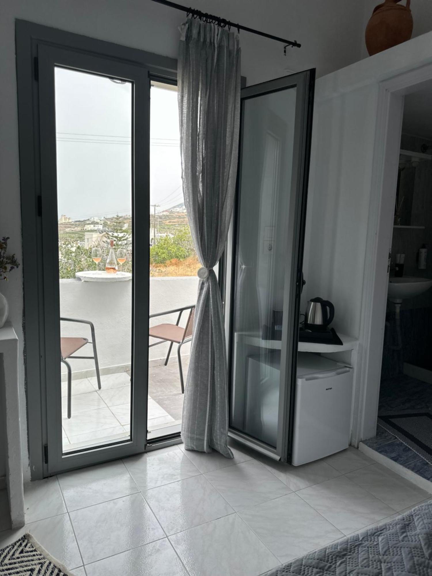 Nicole Rooms Santorini Vóthon 외부 사진